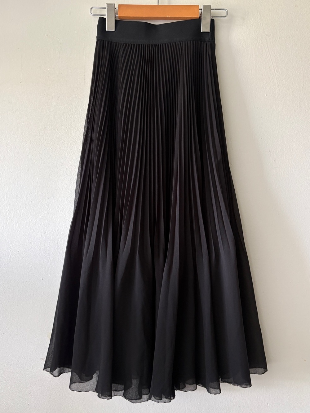 Atitzia Wilfred Twirl Skirt In Black Size XXS Elastic Waist Pleated lightweight - Picture 3 of 12